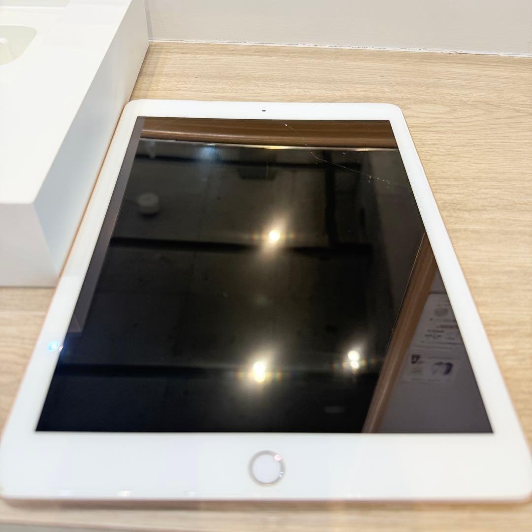 iPad 第6世代 ゴールド Wi-Fiモデル 32GB 3