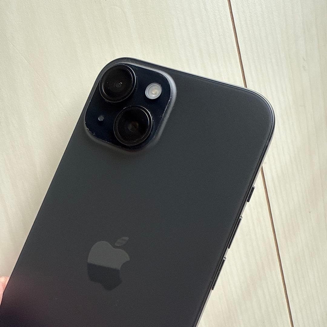iPhone 15 本体(128GB、ブラック)
